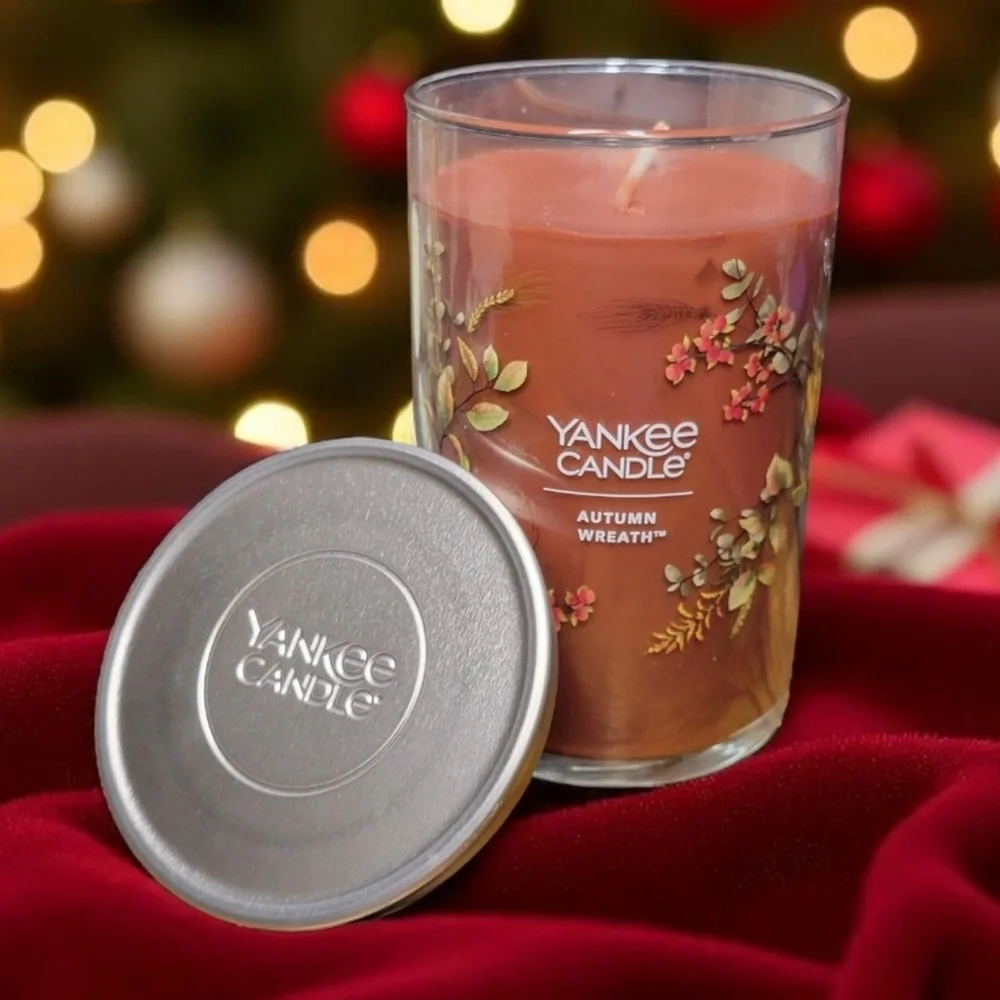 Yankee Candle Autumn Wreath Large 2-Wick Tumbler - Deep Red